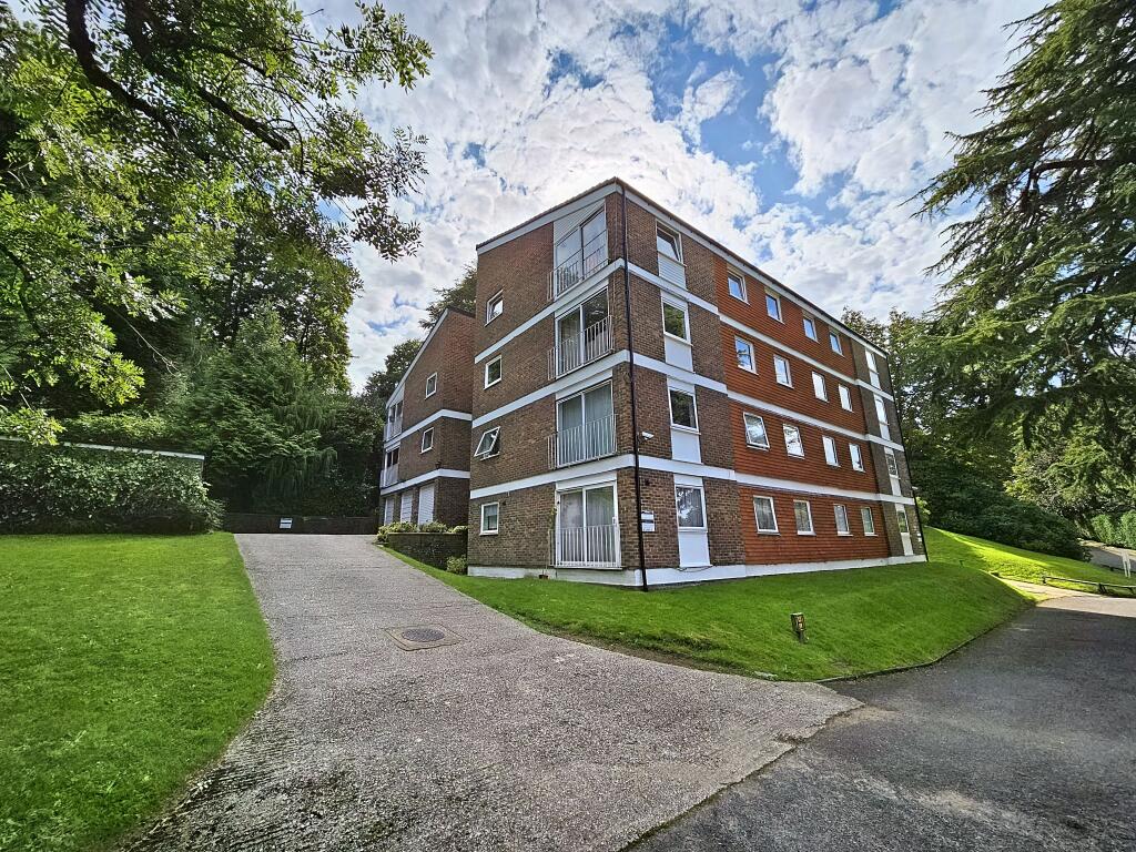 2 bed Apartment for rent in Haslemere. From Warren Powell-Richards - Grayshott
