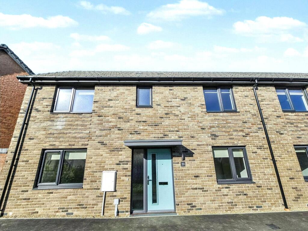 2 bed Mid Terraced House for rent in Bordon. From Warren Powell-Richards - Grayshott 2 bed Mid Terraced House for rent in Bordon. From Warren Powell-Richards - Grayshott