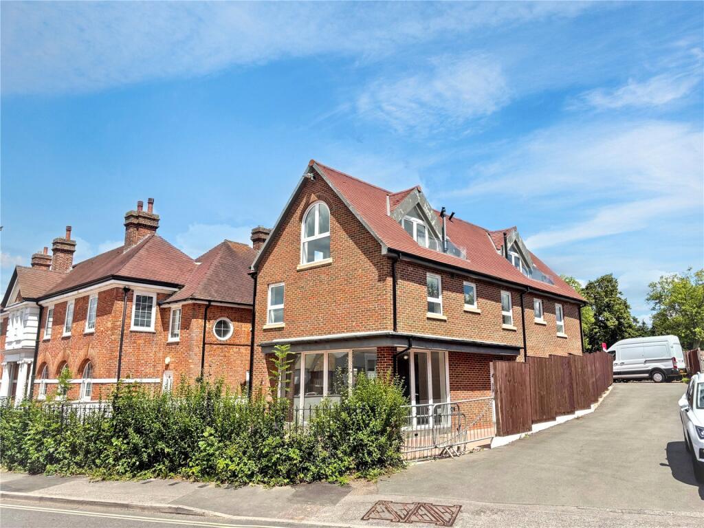 2 bed Apartment for rent in Haslemere. From Warren Powell-Richards - Haslemere