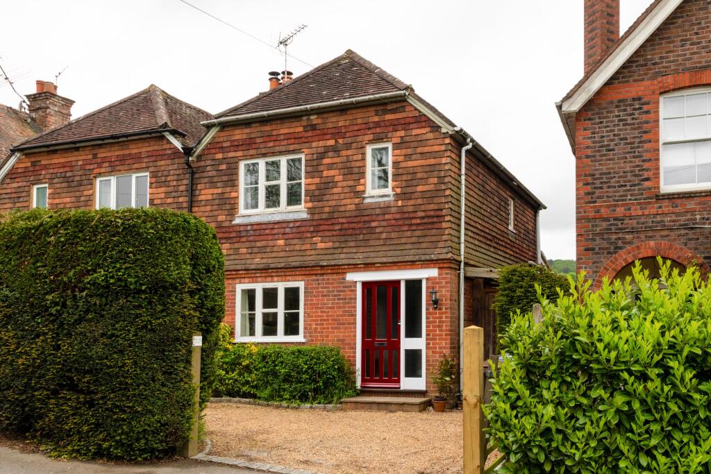 2 bed Semi Detached for rent in Grayswood. From Warren Powell-Richards - Haslemere