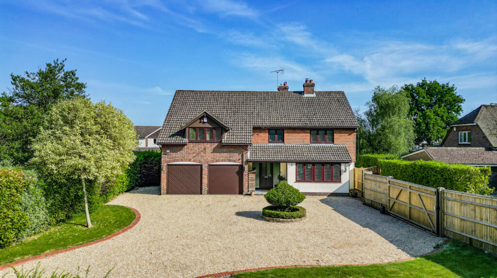 4 bed Detached for rent in Cranbrook. From Peter Buswell - Hawkhurst 4 bed Detached for rent in Cranbrook. From Peter Buswell - Hawkhurst