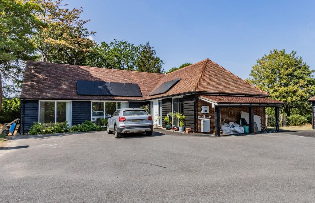 3 bed Detached for rent in The Moor. From Peter Buswell - Hawkhurst