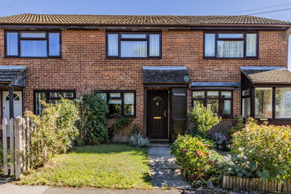 2 bed Mid Terraced House for rent in Hawkhurst. From Peter Buswell - Hawkhurst 2 bed Mid Terraced House for rent in Hawkhurst. From Peter Buswell - Hawkhurst