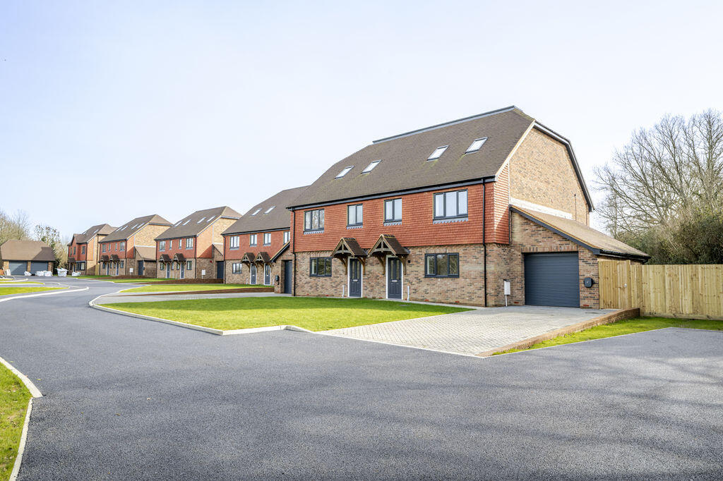 5 bed Semi Detached for rent in Blackboys. From Peter Oliver Homes - Uckfield