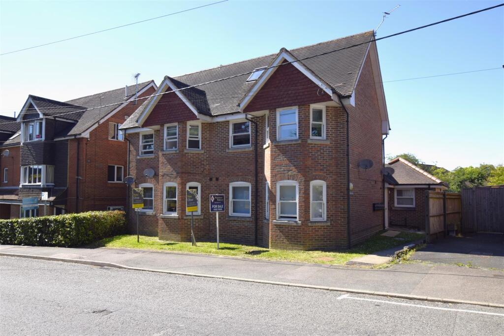 1 bed 1st Floor Flat for rent in Buxted. From Peter Oliver Homes - Uckfield