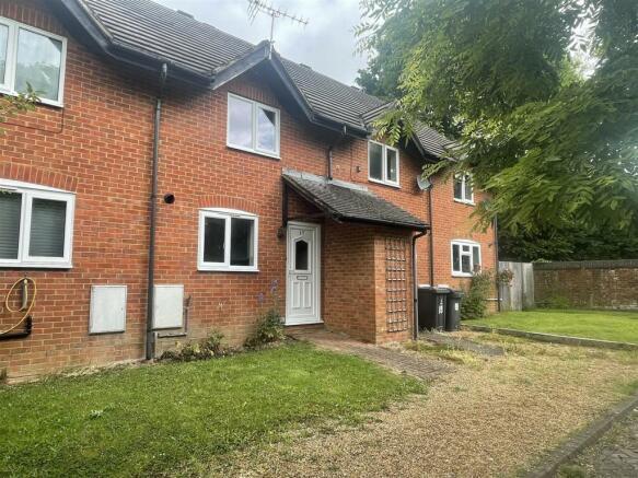 2 bed Mid Terraced House for rent in Uckfield. From Peter Oliver Homes - Uckfield 2 bed Mid Terraced House for rent in Uckfield. From Peter Oliver Homes - Uckfield