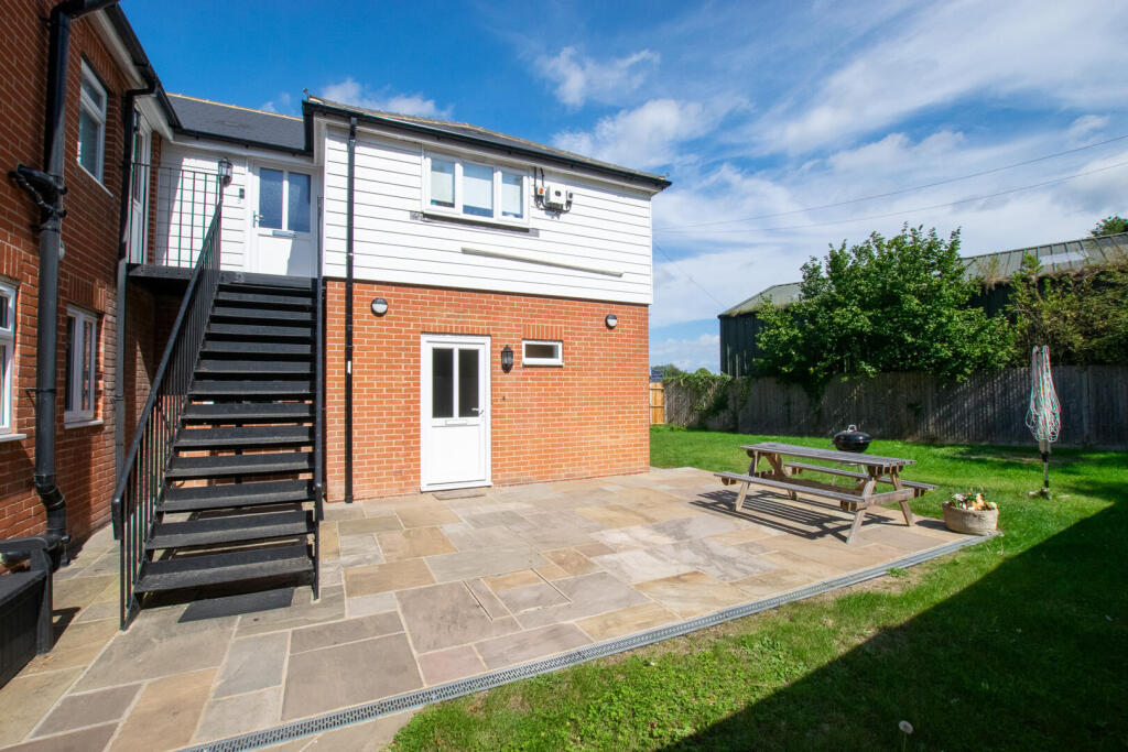 1 bed Apartment for rent in Piltdown. From Peter Oliver Homes - Uckfield 1 bed Apartment for rent in Piltdown. From Peter Oliver Homes - Uckfield