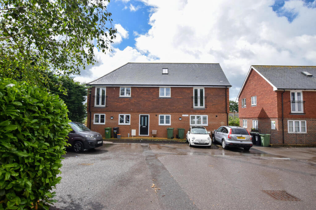 2 bed Detached for rent in Uckfield. From Peter Oliver Homes - Uckfield