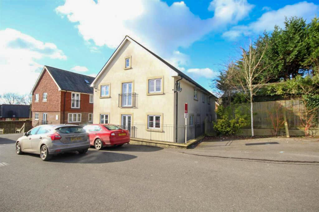 2 bed Detached for rent in Uckfield. From Peter Oliver Homes - Uckfield