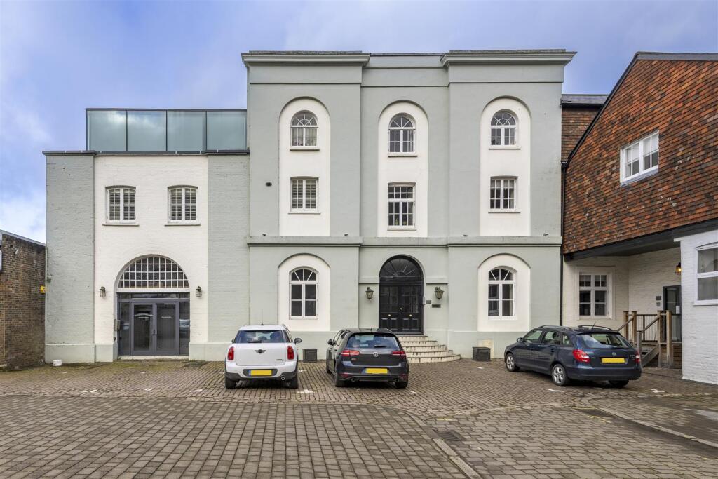 2 bed Apartment for rent in Lewes. From Peter Oliver Homes - Uckfield