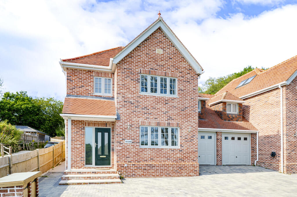4 bed Semi Detached for rent in Heathfield. From Peter Oliver Homes - Uckfield
