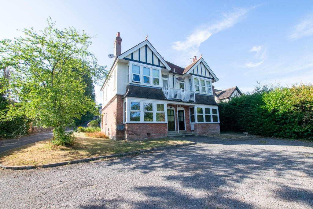 2 bed 1st Floor Flat for rent in Heathfield. From Peter Oliver Homes - Uckfield