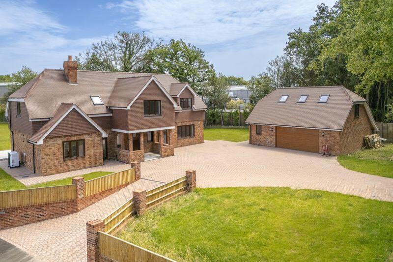 5 bed Detached for rent in Heathfield. From Peter Oliver Homes - Uckfield 5 bed Detached for rent in Heathfield. From Peter Oliver Homes - Uckfield