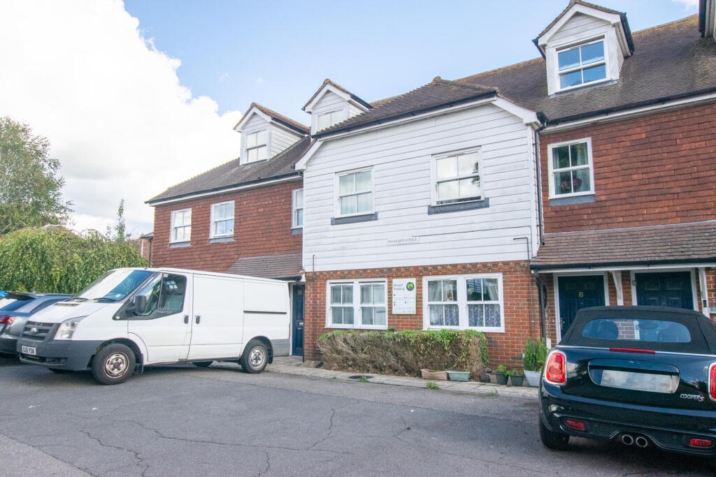 2 bed 1st Floor Flat for rent in Uckfield. From Peter Oliver Homes - Uckfield