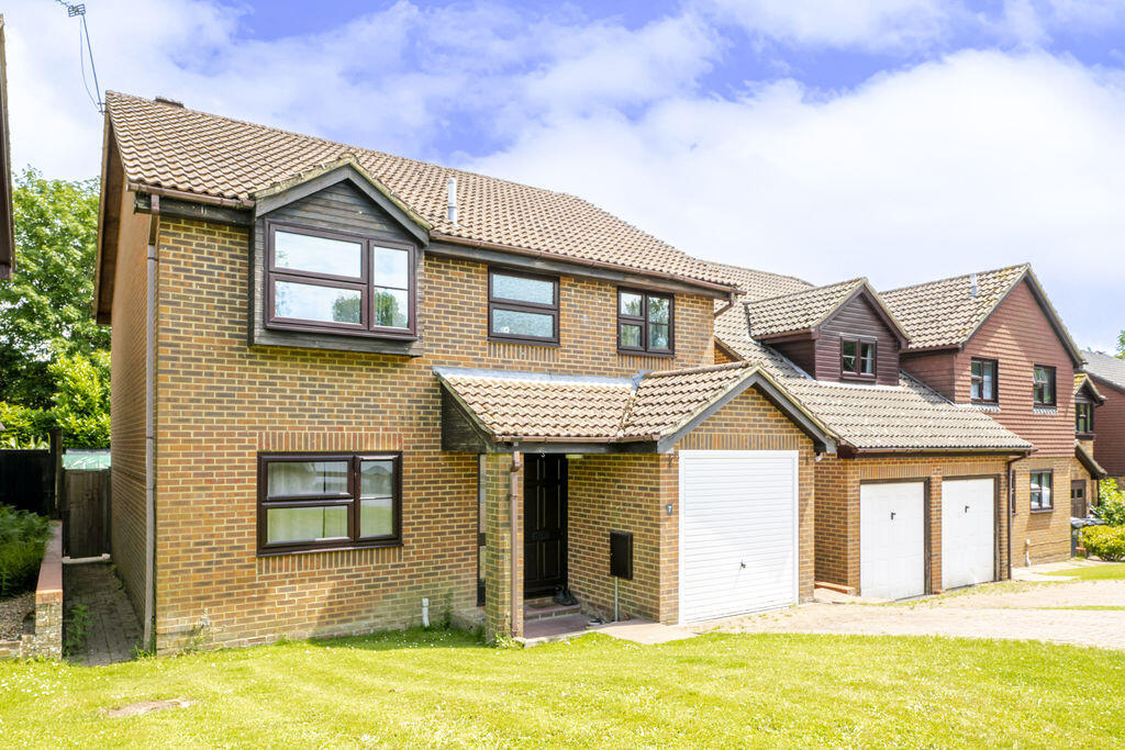 4 bed Detached for rent in Heathfield. From Peter Oliver Homes - Uckfield