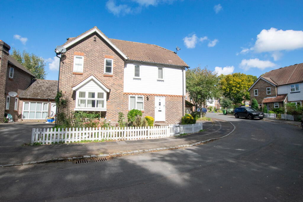 1 bed Detached for rent in Old Heathfield. From Peter Oliver Homes - Uckfield