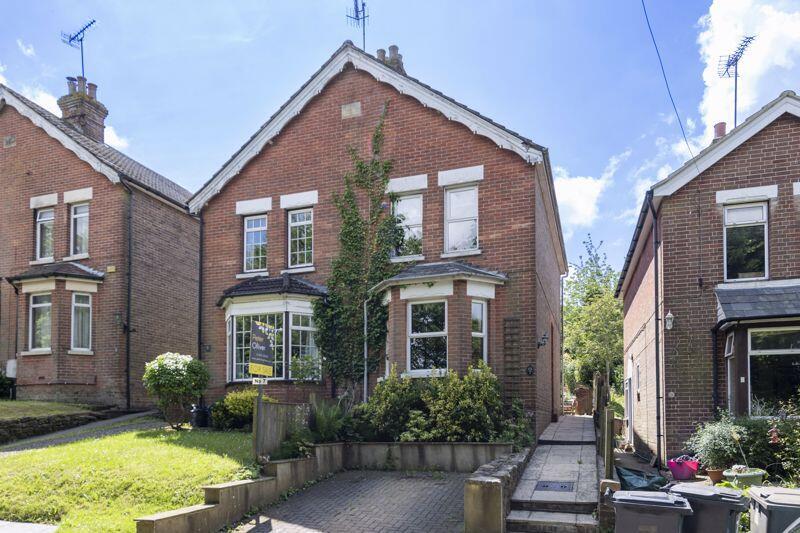 2 bed Detached for rent in Crowborough. From Peter Oliver Homes - Uckfield 2 bed Detached for rent in Crowborough. From Peter Oliver Homes - Uckfield