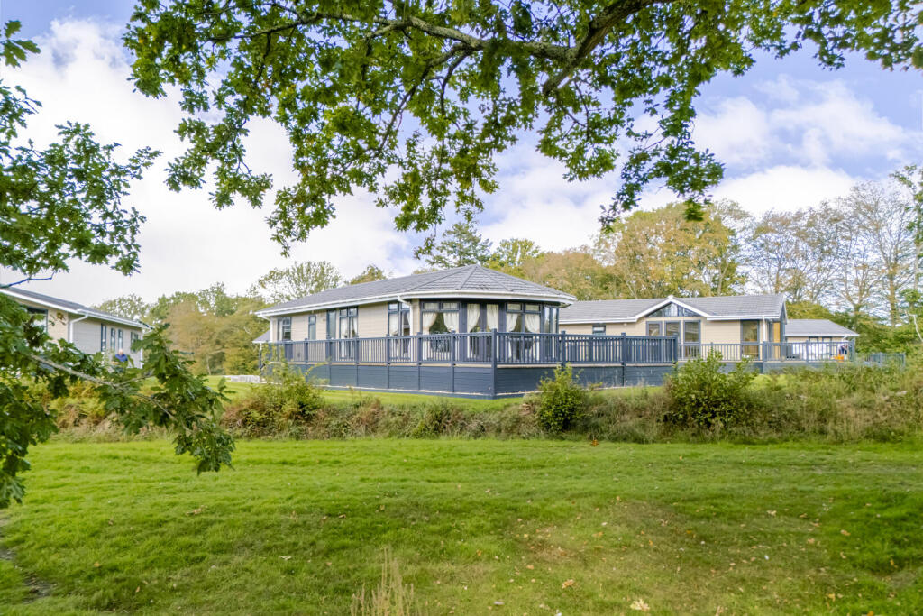3 bed House (unspecified) for rent in Uckfield. From Peter Oliver Homes - Uckfield