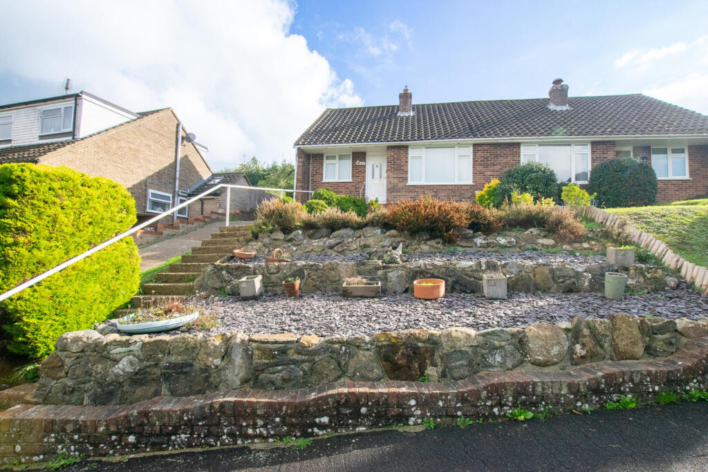 2 bed Semi-detached bungalow for rent in Broad Oak. From Peter Oliver Homes - Uckfield