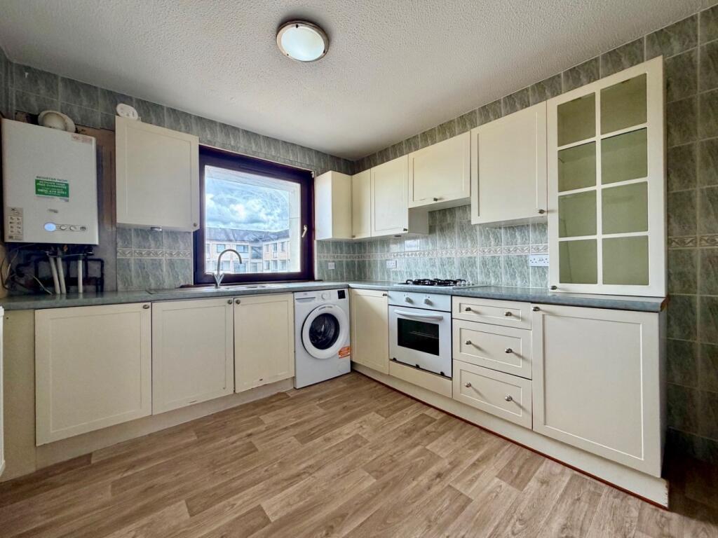 3 bed 1st Floor Flat for rent in Wishaw. From Property Angels International - Bothwell 3 bed 1st Floor Flat for rent in Wishaw. From Property Angels International - Bothwell