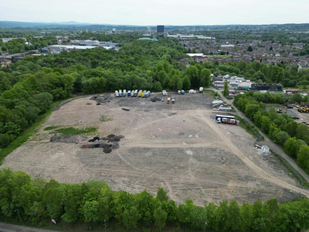 4 bed Dev Land - Leisure for rent in Hamilton. From Property Angels International - Bothwell 4 bed Dev Land - Leisure for rent in Hamilton. From Property Angels International - Bothwell
