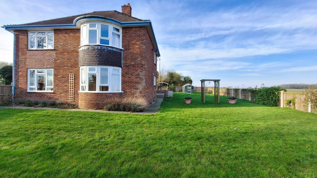 3 bed Detached for rent in Flordon. From Parson Estate Agents - Diss