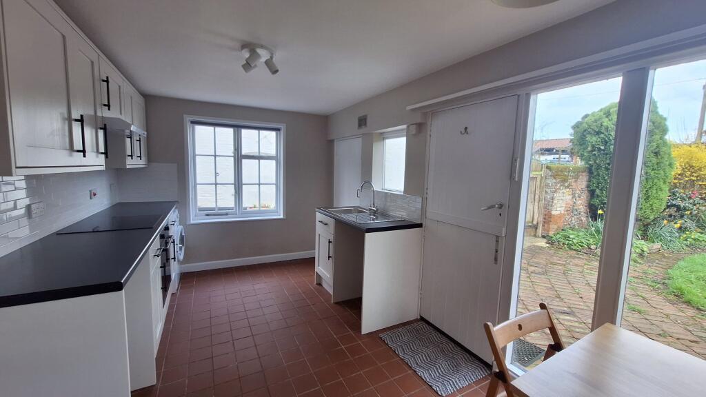 2 bed Cottage for rent in Eye. From Parson Estate Agents - Diss