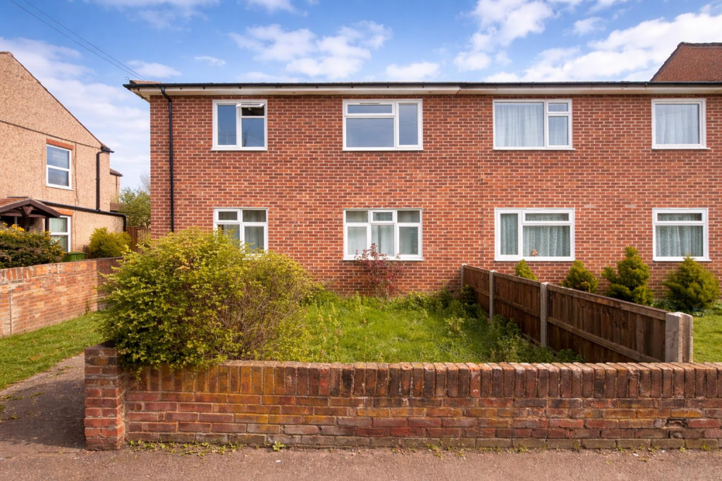 2 bed Annexe for rent in Erith. From Parris Residential 2 bed Annexe for rent in Erith. From Parris Residential