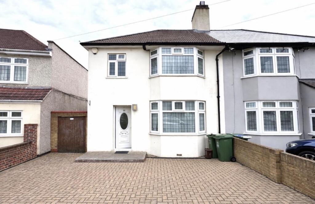 3 bed Semi Detached for rent in Erith. From Parris Residential