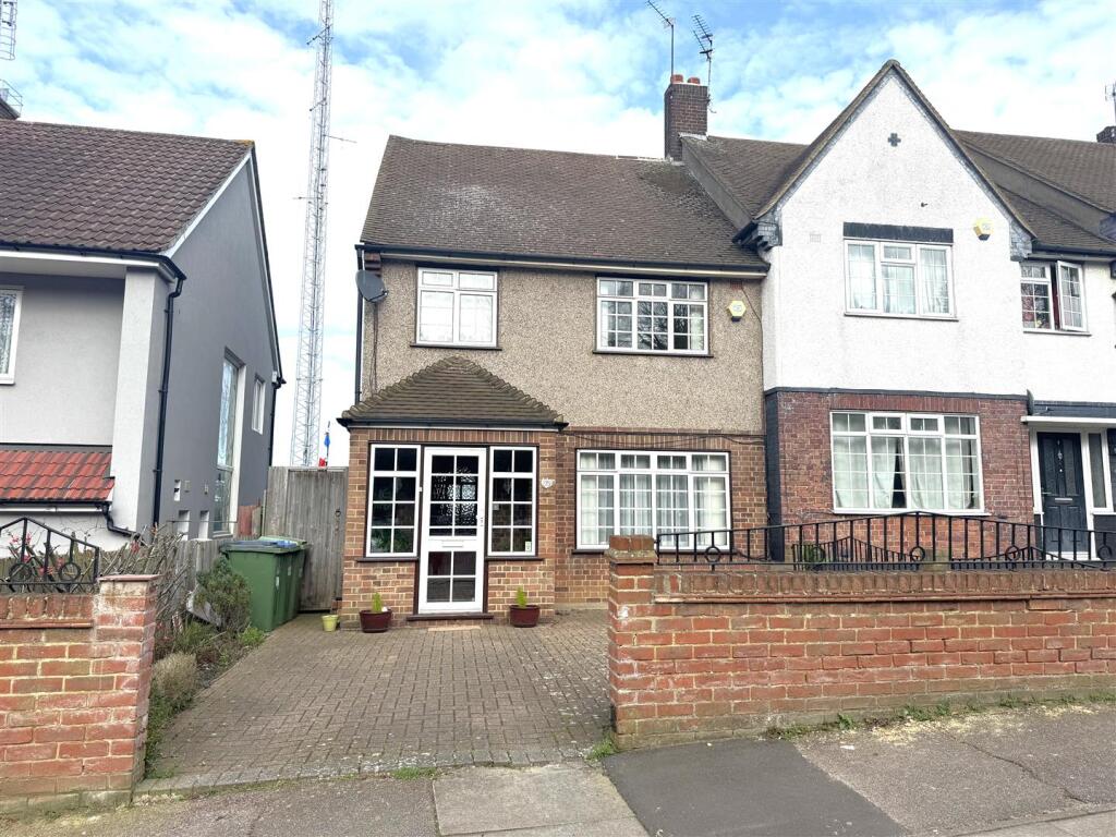 3 bed End of Terrace for rent in Woolwich. From Parris Residential
