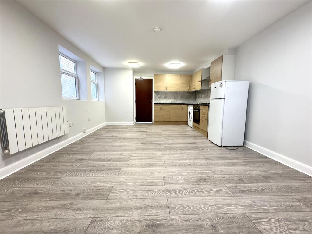 1 bed 1st Floor Flat for rent in Erith. From Parris Residential