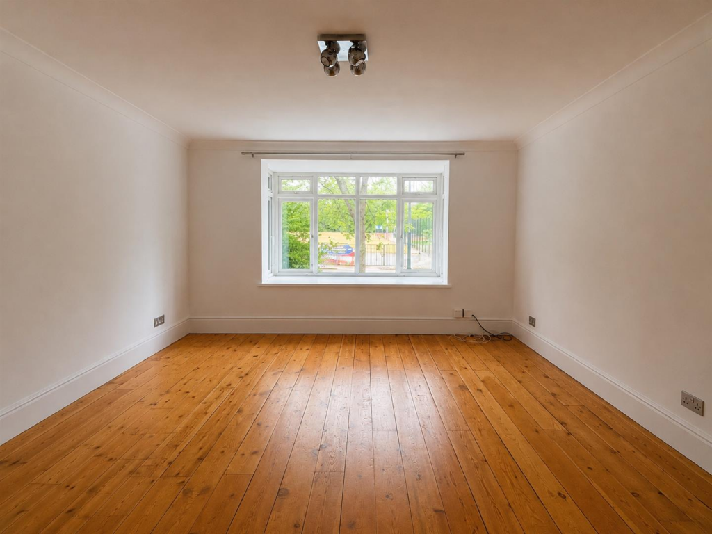 1 bed 1st Floor Flat for rent in Erith. From Parris Residential