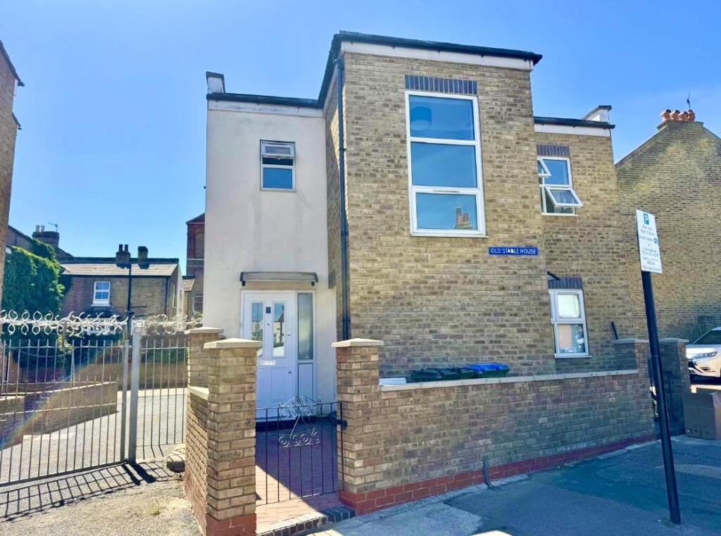 1 bed 1st Floor Flat for rent in London. From Parris Residential 1 bed 1st Floor Flat for rent in London. From Parris Residential