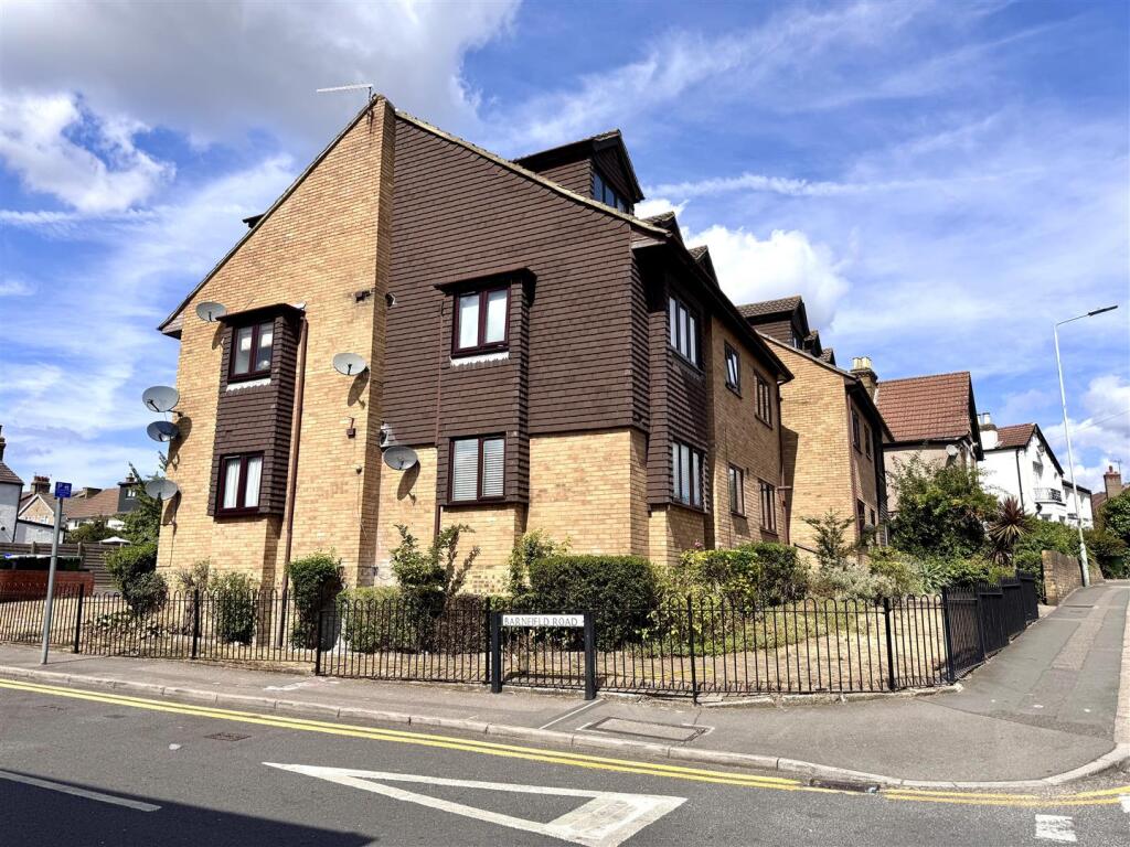 1 bed 1st Floor Flat for rent in Erith. From Parris Residential 1 bed 1st Floor Flat for rent in Erith. From Parris Residential