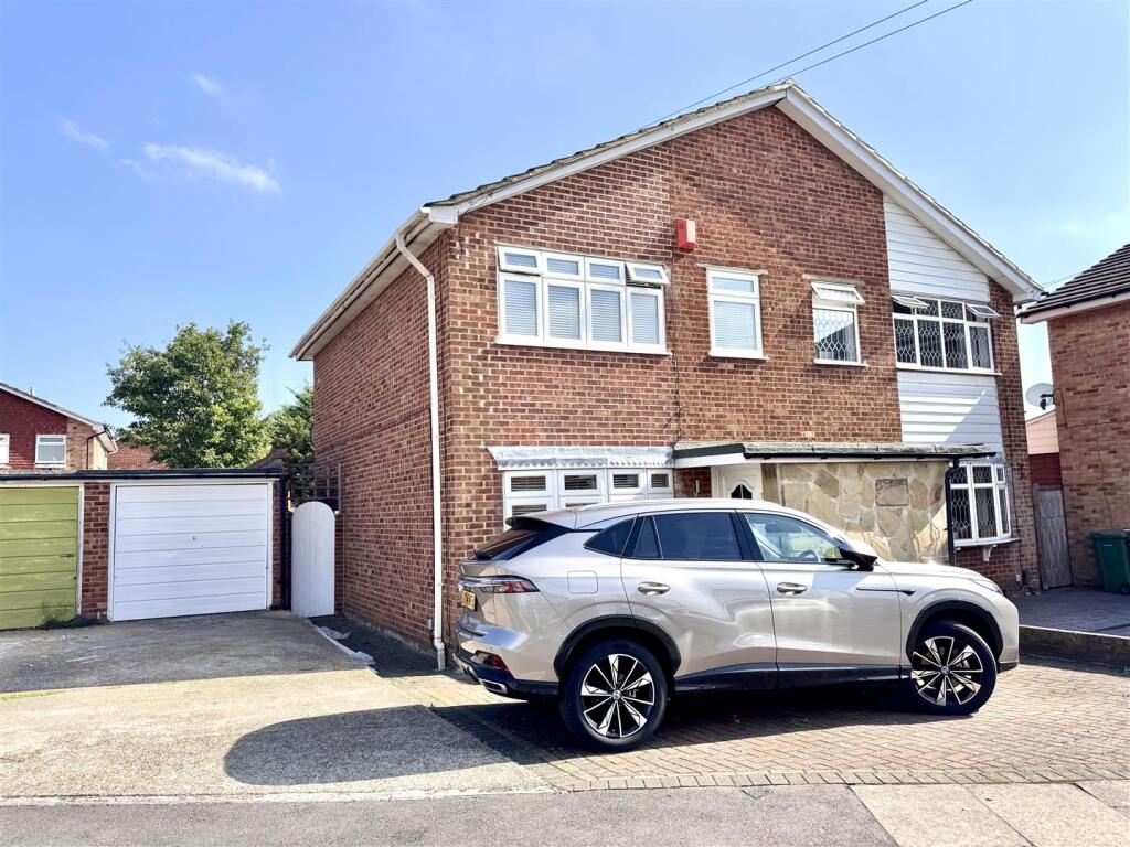 3 bed Semi Detached for rent in Erith. From Parris Residential