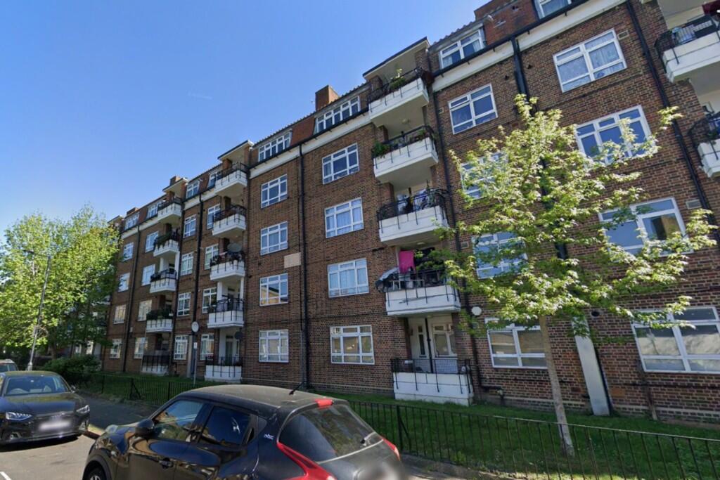 3 bed 1st Floor Flat for rent in Camberwell. From Oppida - Surrey Quays - Lettings