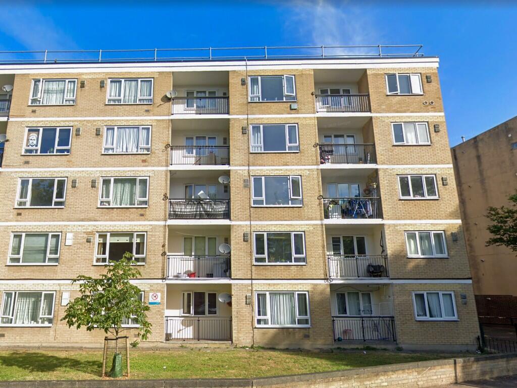 3 bed 1st Floor Flat for rent in London. From Oppida - Surrey Quays - Lettings 3 bed 1st Floor Flat for rent in London. From Oppida - Surrey Quays - Lettings