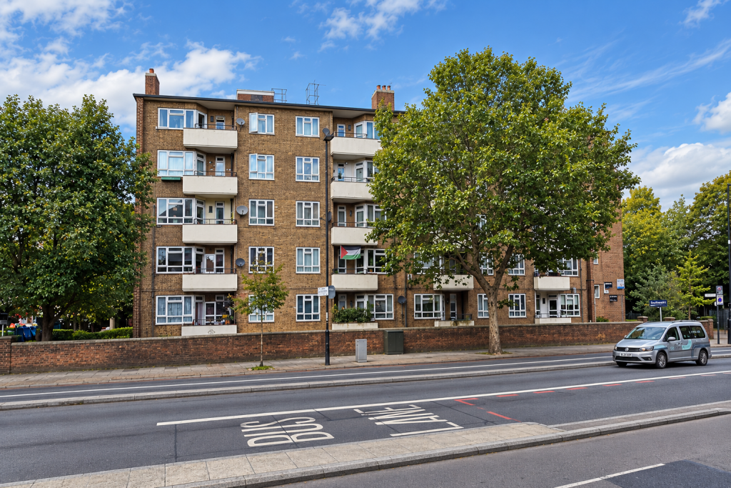 1 bed 1st Floor Flat for rent in London. From Oppida - Surrey Quays - Lettings