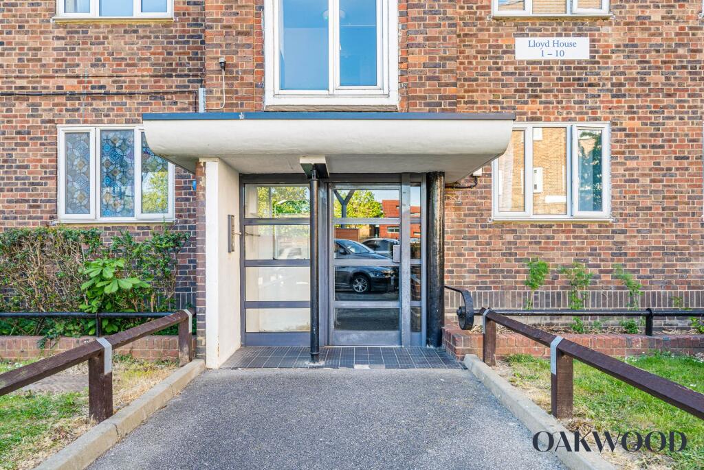 2 bed 1st Floor Flat for rent in Stoke Newington. From Oakwood - Stoke Newington
