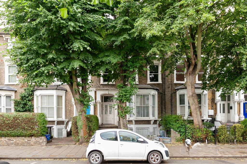 2 bed 1st Floor Flat for rent in Stoke Newington. From Oakwood - Stoke Newington