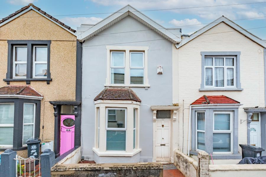 2 bed Mid Terraced House for rent in Crofts End. From Ocean - Bishopston