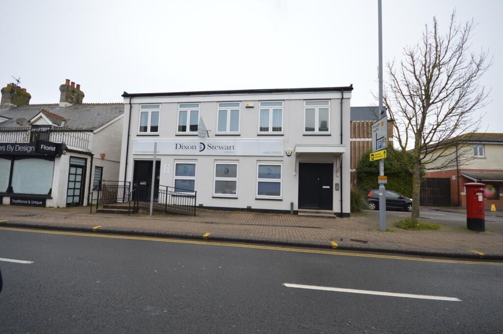 1 bed 1st Floor Flat for rent in Hinton. From Hayward Fox - Lymington