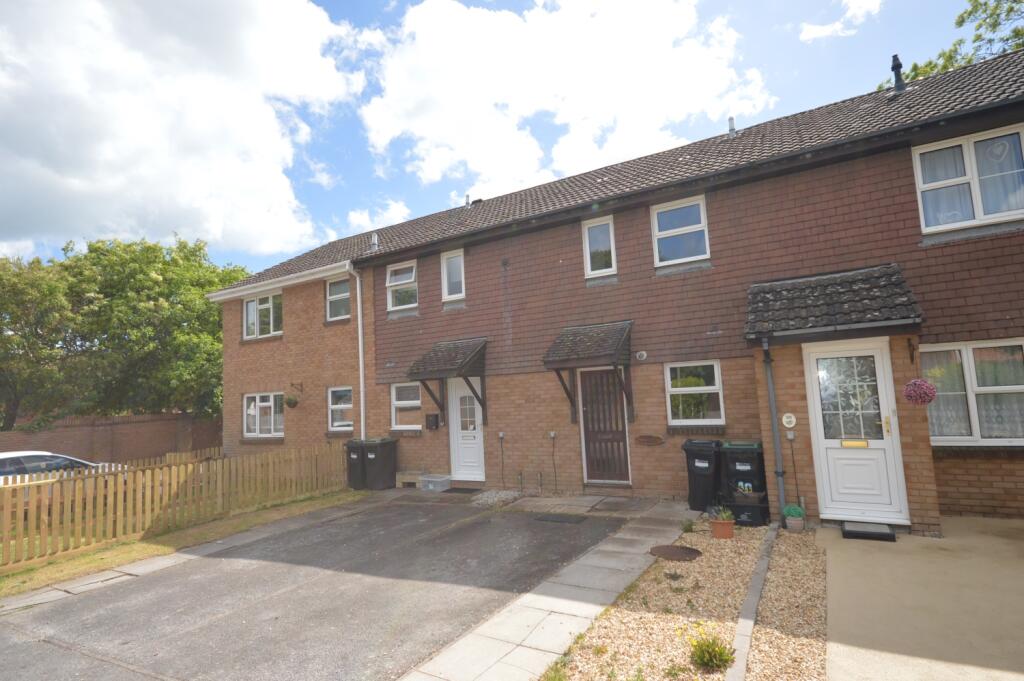 2 bed Mid Terraced House for rent in Walhampton. From Hayward Fox - Lymington