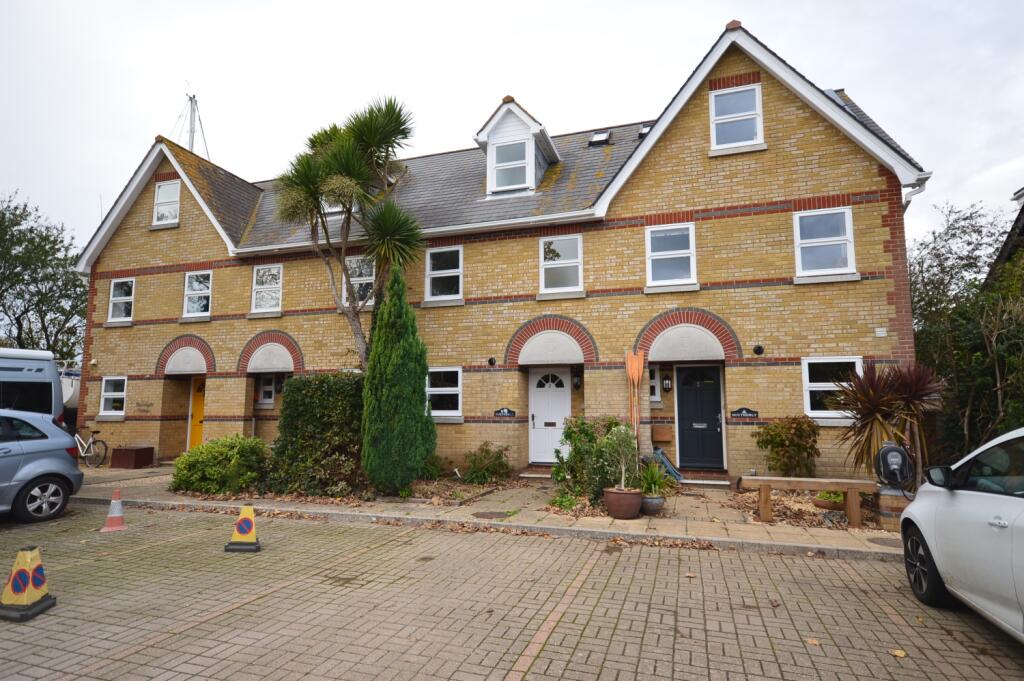 3 bed Mid Terraced House for rent in Keyhaven. From Hayward Fox - Lymington 3 bed Mid Terraced House for rent in Keyhaven. From Hayward Fox - Lymington