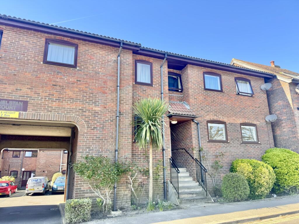 1 bed 1st Floor Flat for rent in Lymington. From Hayward Fox - Lymington 1 bed 1st Floor Flat for rent in Lymington. From Hayward Fox - Lymington