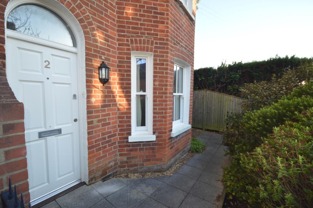 1 bed House (unspecified) for rent in Lymington. From Hayward Fox - Lymington 1 bed House (unspecified) for rent in Lymington. From Hayward Fox - Lymington