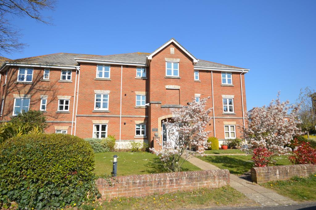 2 bed Apartment for rent in Lymington. From Hayward Fox - Lymington 2 bed Apartment for rent in Lymington. From Hayward Fox - Lymington