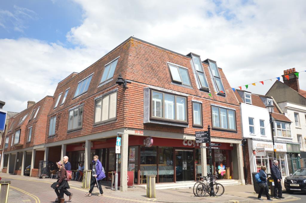 2 bed 1st Floor Flat for rent in Walhampton. From Hayward Fox - Lymington 2 bed 1st Floor Flat for rent in Walhampton. From Hayward Fox - Lymington