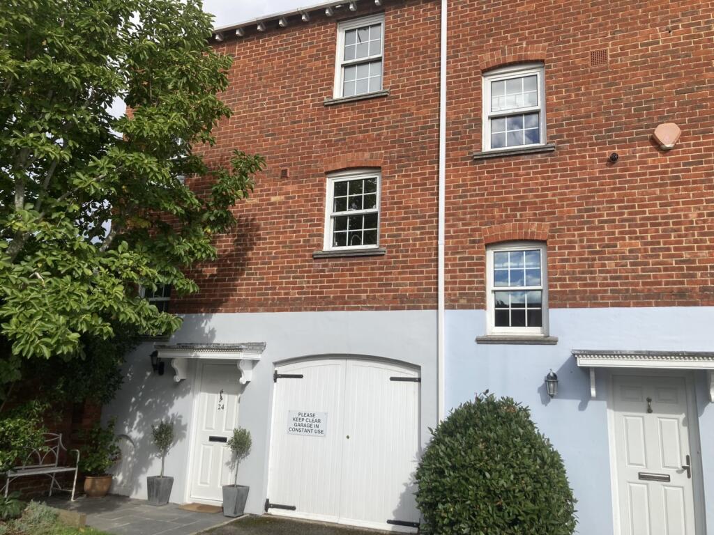 3 bed Town House for rent in Lymington. From Hayward Fox - Lymington