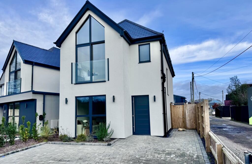 3 bed Detached for rent in Lymington. From Hayward Fox - Lymington 3 bed Detached for rent in Lymington. From Hayward Fox - Lymington